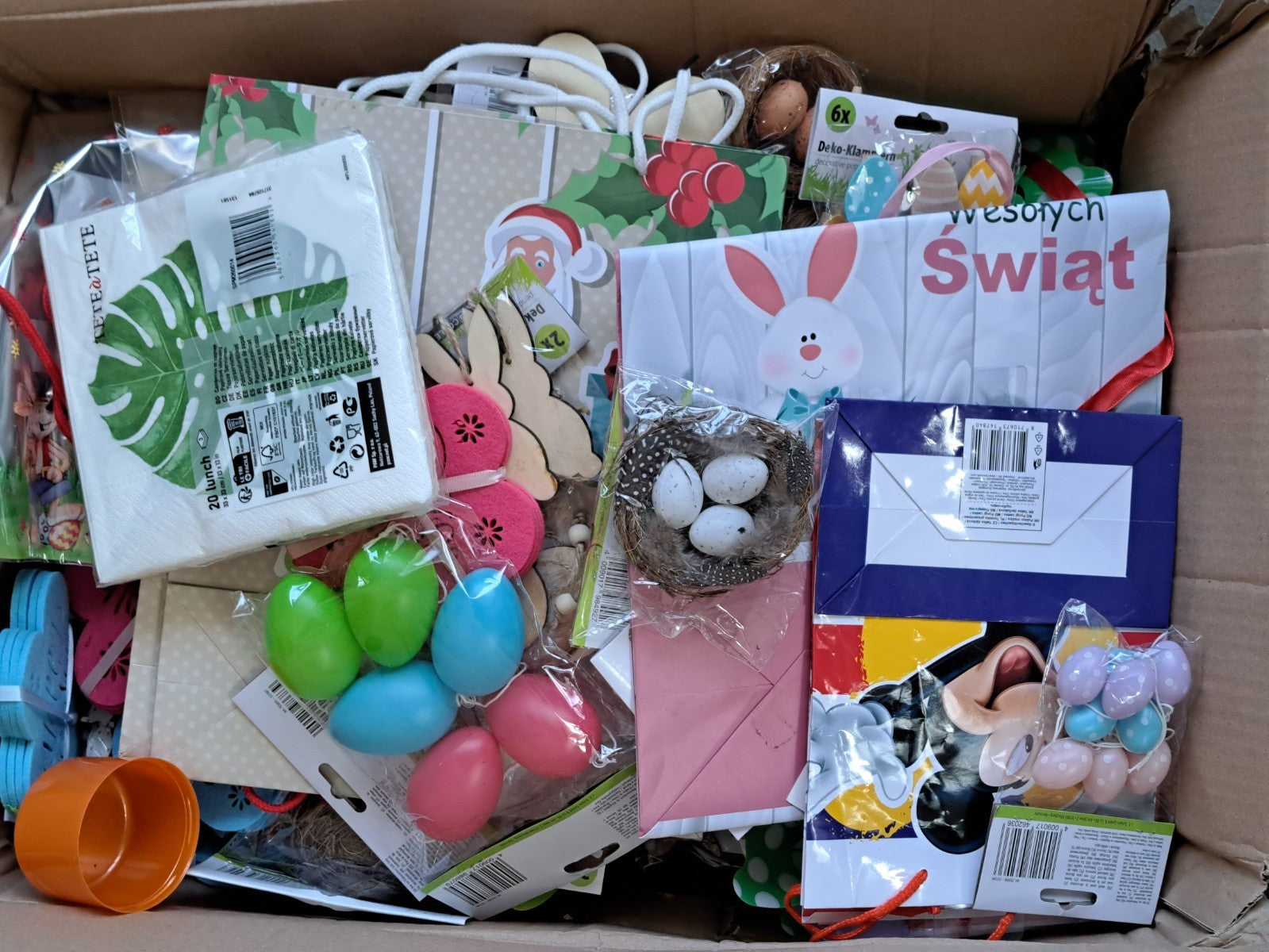 Oster Mix-Karton, Großer Karton mit verschiedenen Osterartikel